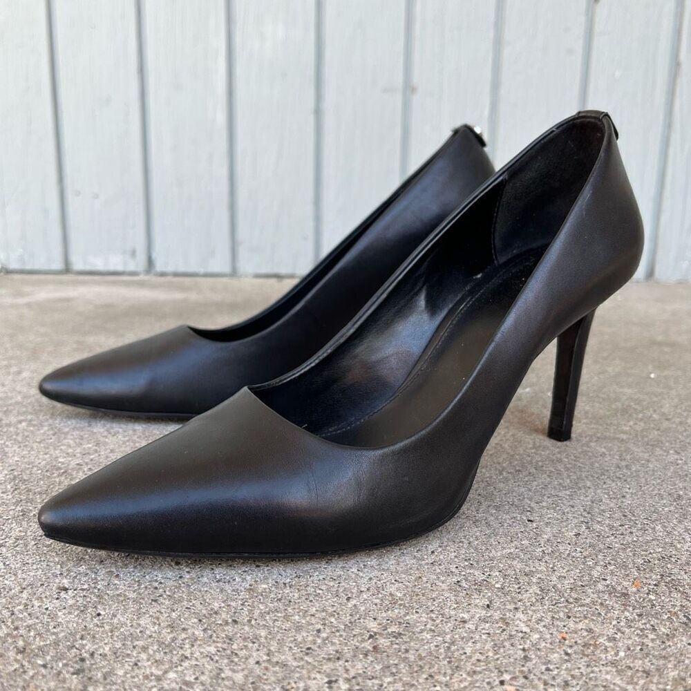MICHAEL Michael Kors Alina Flex Pump in Black Leather - SZ 8.5
